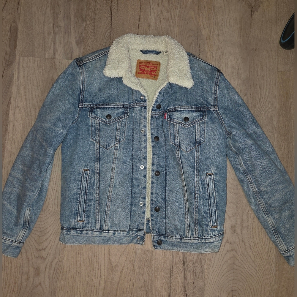 Levis sherpa lined trucker jacket